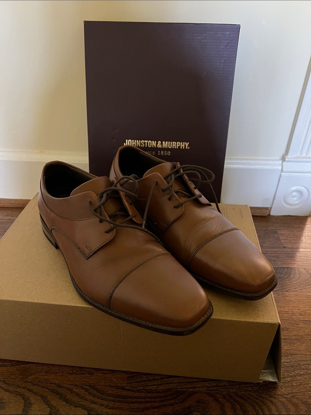 Johnston & Murphy Archer cap toe shoes, 10 M